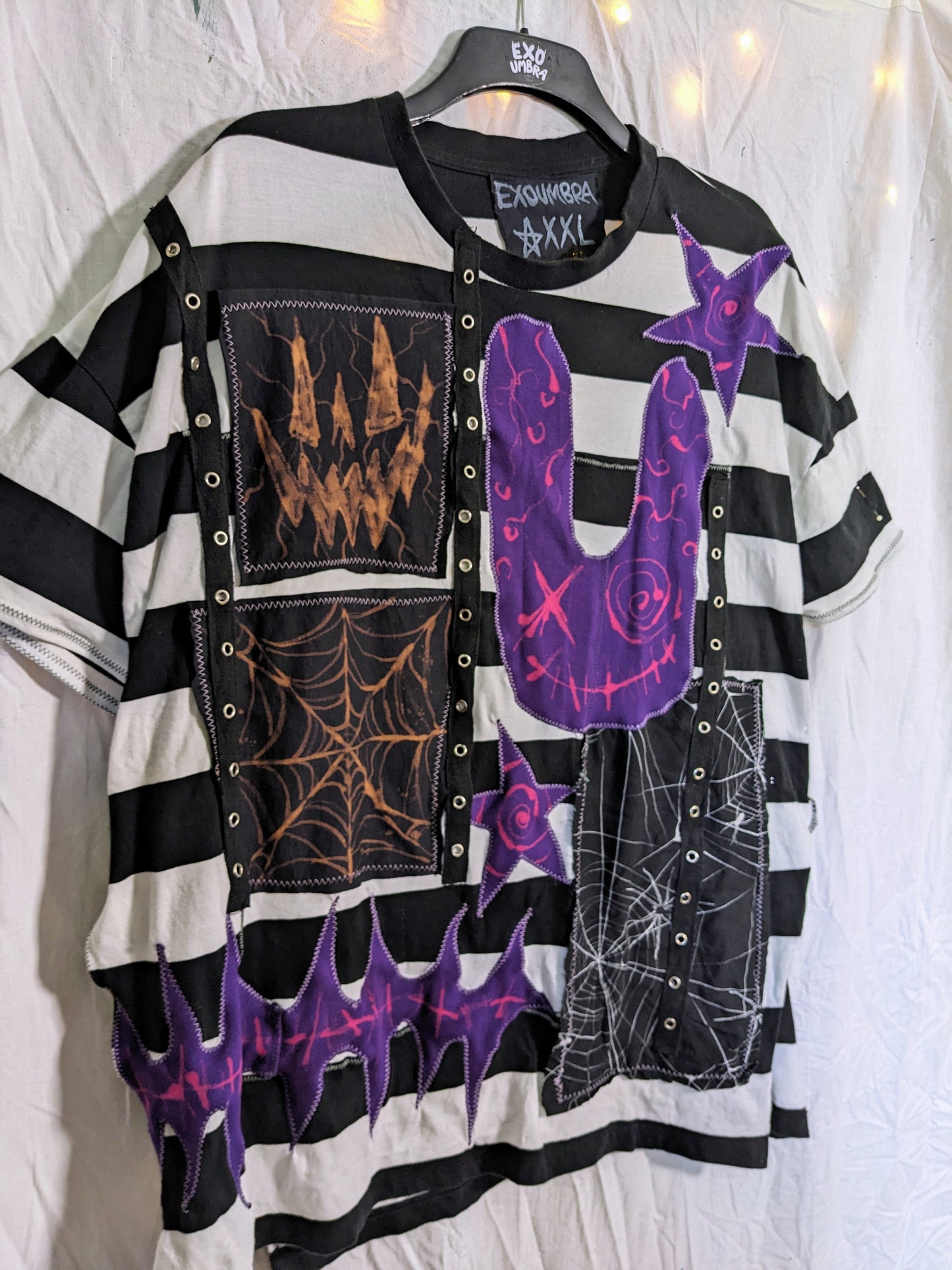 DEMONS stripe top XXL