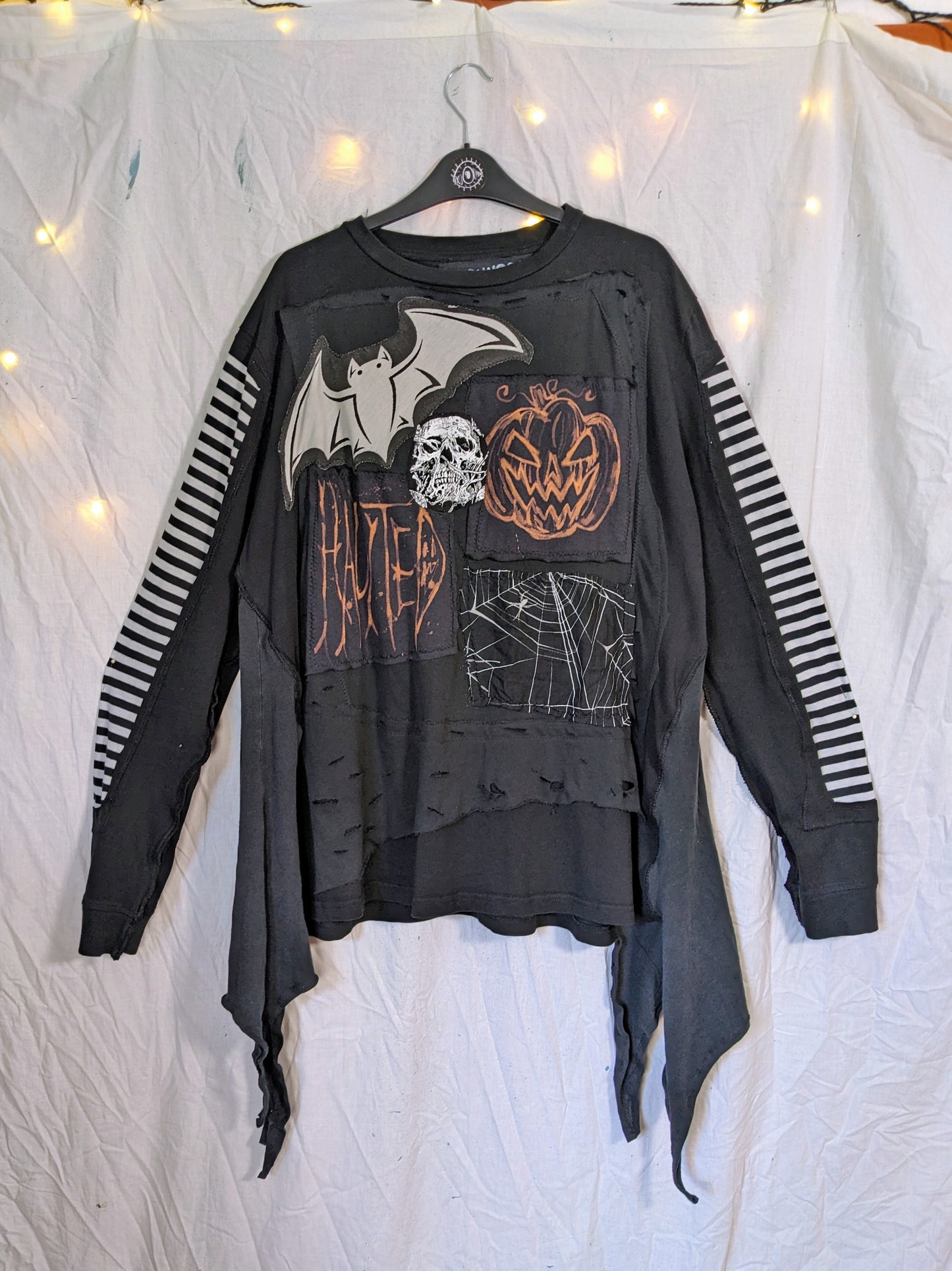 HAUNTED top XL