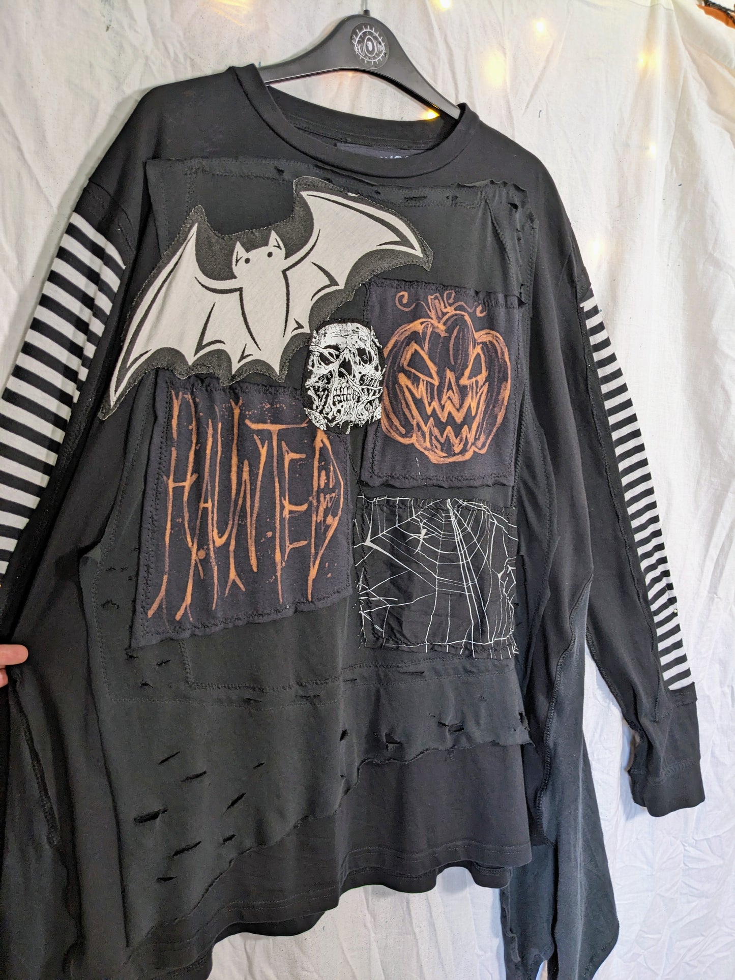 HAUNTED top XL