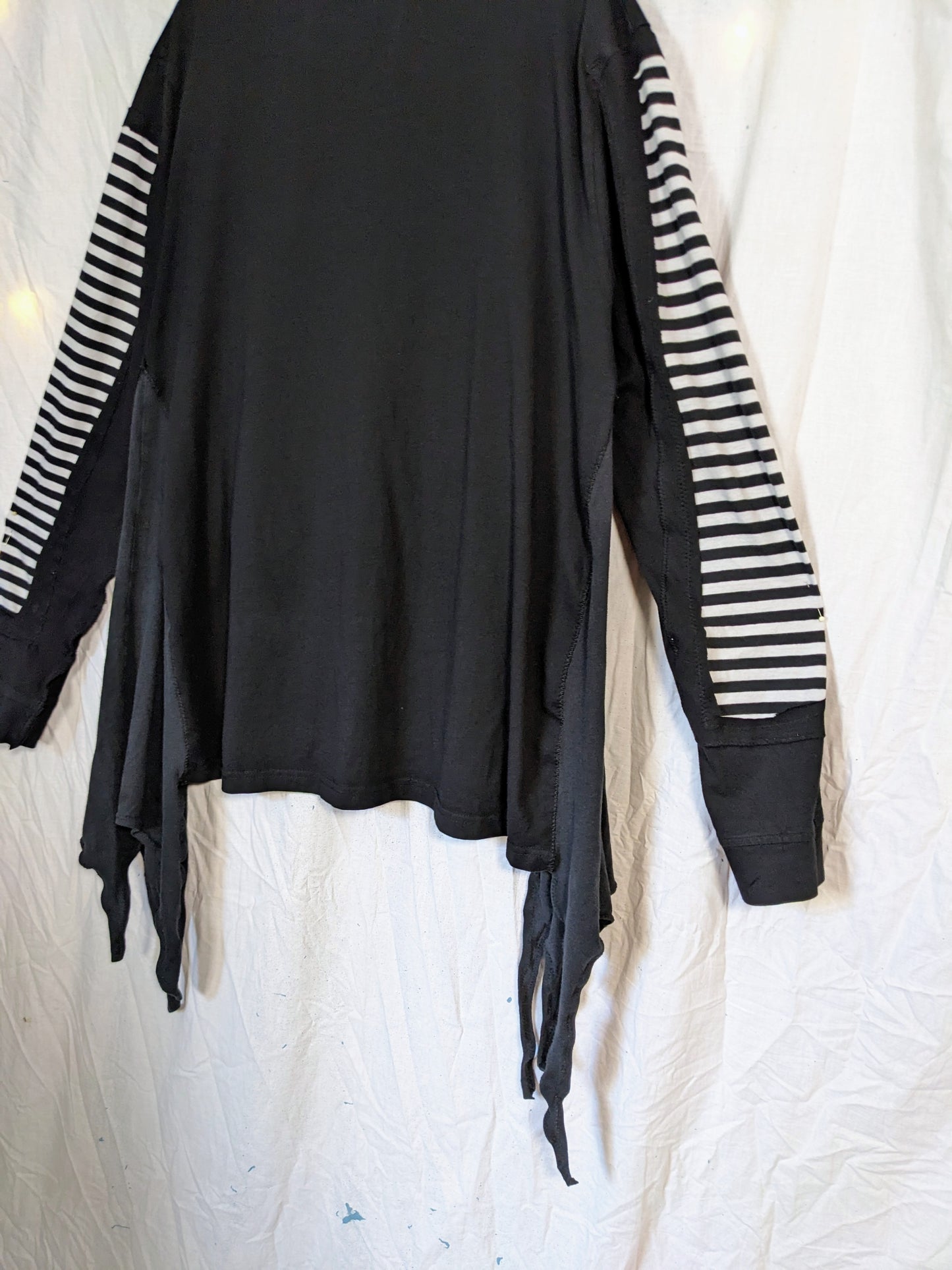 HAUNTED top XL