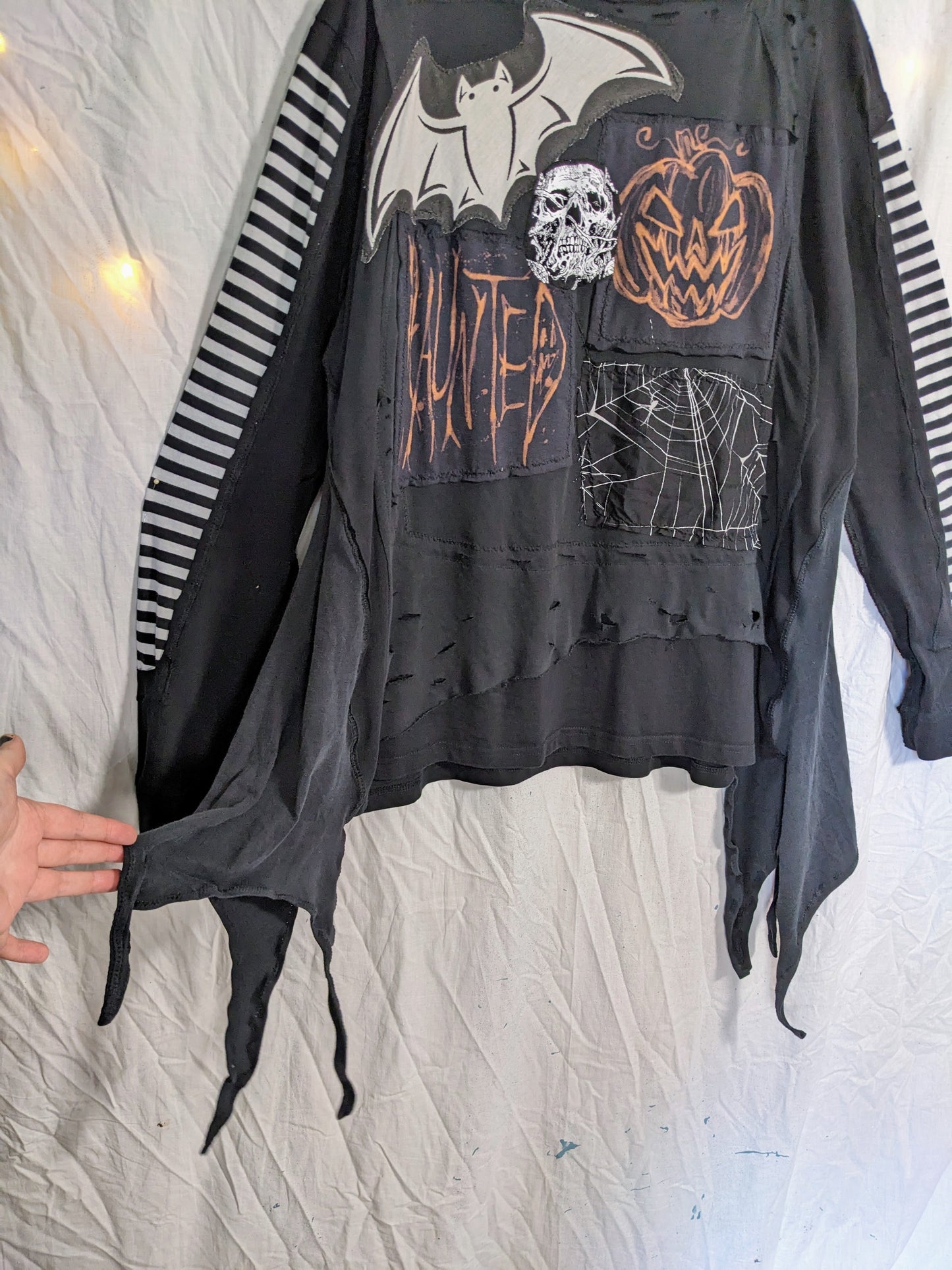 HAUNTED top XL