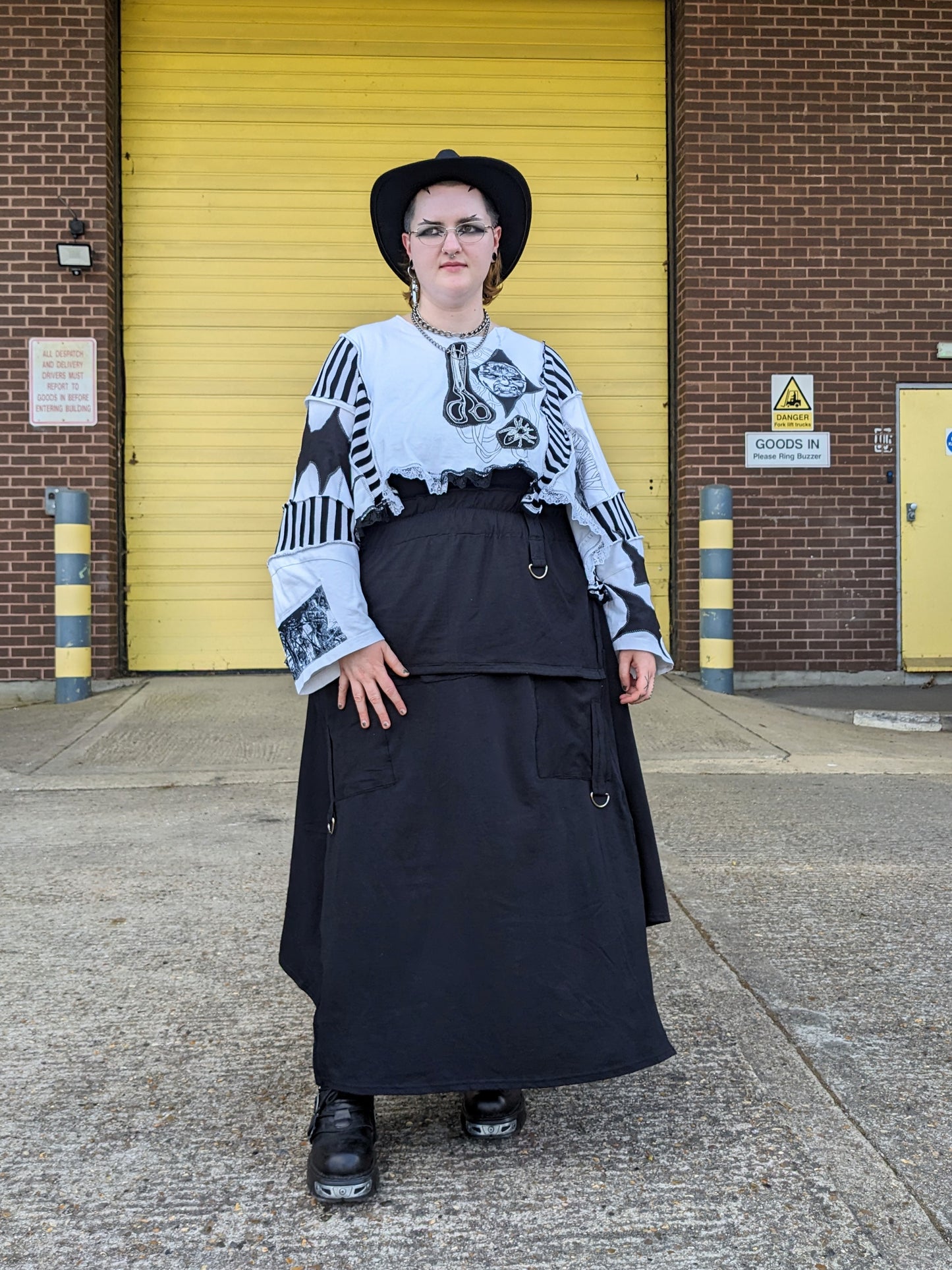 Machine skirt