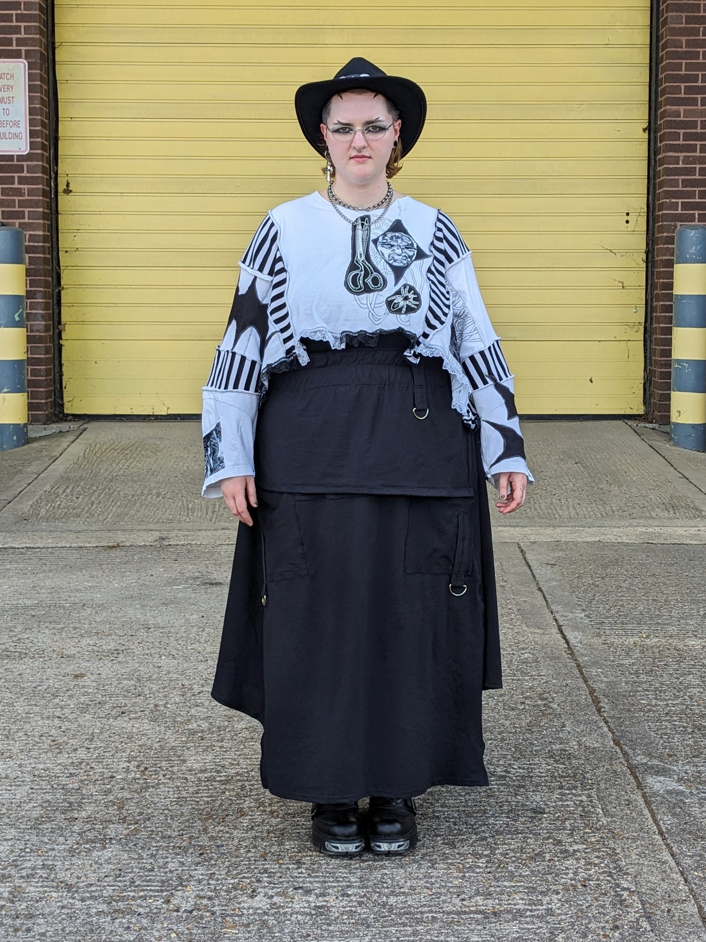 Machine skirt